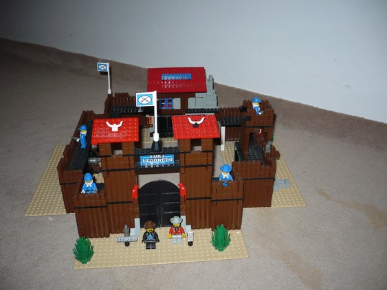 6769 Fort Legoredo 3