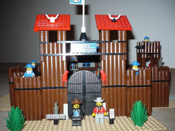 6769 Fort Legoredo 4