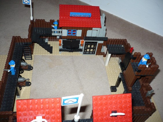 6769 Fort Legoredo 5 (1)